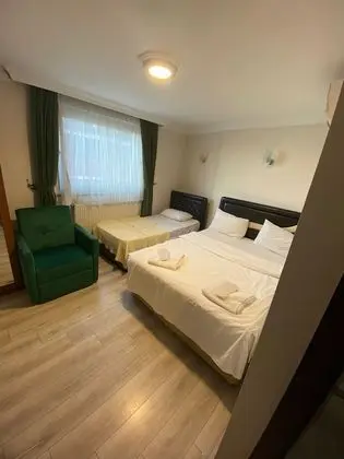 Üç Kişilik Oda, Deniz Manzaralı