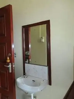 Standard Tek Büyük Yataklı Oda (No Airconditioner)