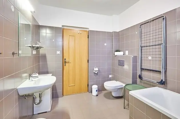 Apart Daire, Şehir Manzaralı (2)