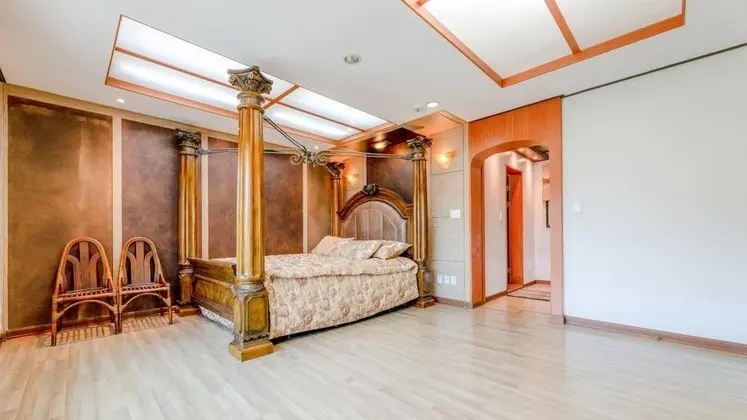 Basic Oda, 4 Yatak Odası (Santamaria)