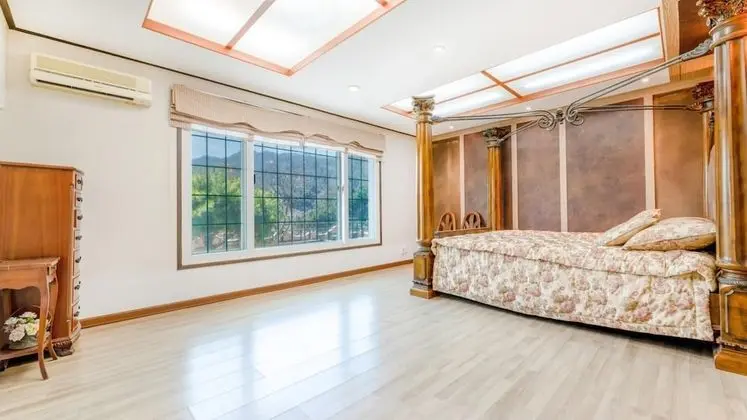 Basic Oda, 4 Yatak Odası (Santamaria)