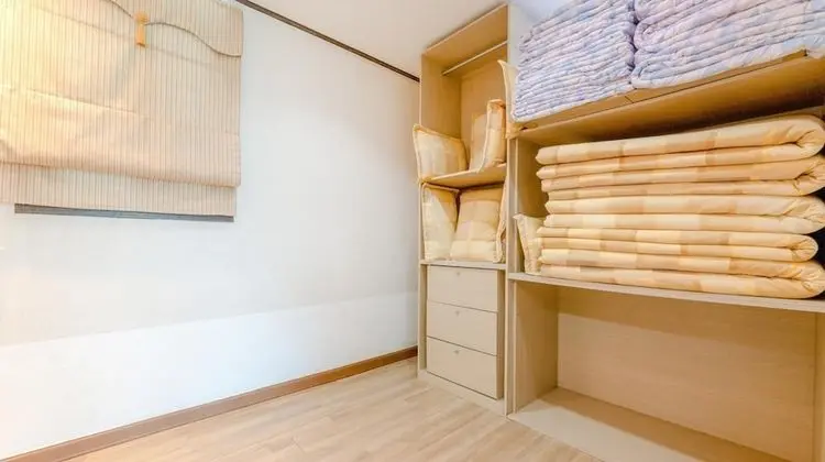 Basic Oda, 4 Yatak Odası (Santamaria)