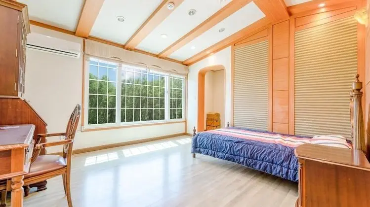 Basic Oda, 4 Yatak Odası (Santamaria)