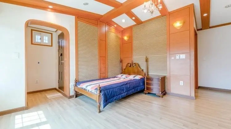 Basic Oda, 4 Yatak Odası (Santamaria)