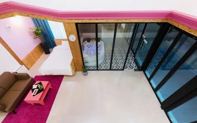 Oda ([Poolvilla] Pink (Single))