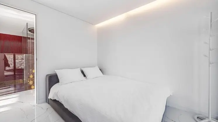 Basic Oda, 3 Yatak Odası (Belloci)