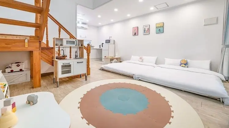 Basic Oda, 2 Yatak Odası (Spring 3 - Kids room)