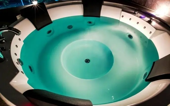 Oda (Martini 303 (Whirlpool Spa Duplex))