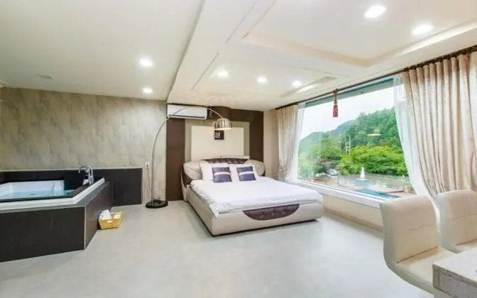 Oda (Rusty Nail 202 (Whirlpool Spa))