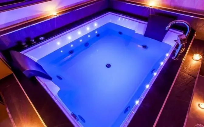 Oda (Rusty Nail 202 (Whirlpool Spa))