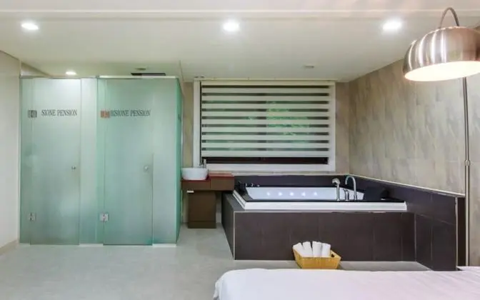 Oda (Rusty Nail 202 (Whirlpool Spa))