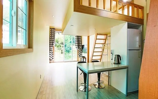 Oda (Red Green Room (Double Floor))