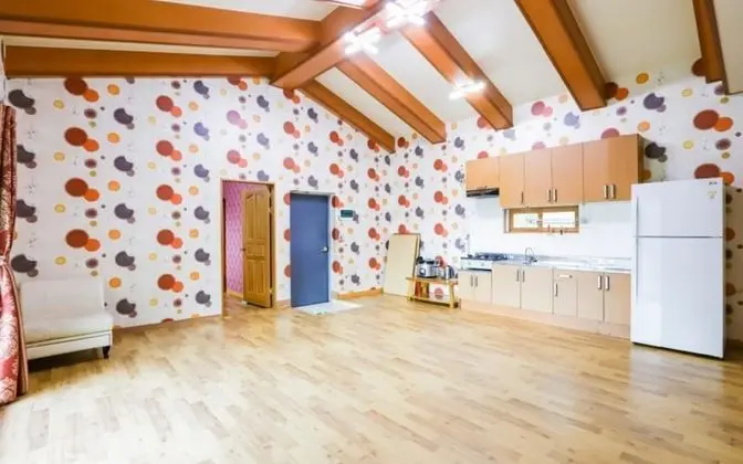 Oda (Group Room (Group Room))