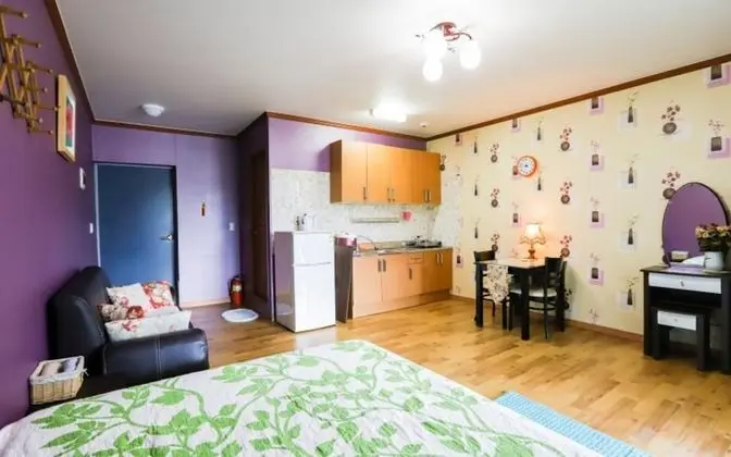 Oda (Mimosa (bed/studio))