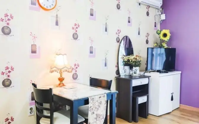 Oda (Mimosa (bed/studio))