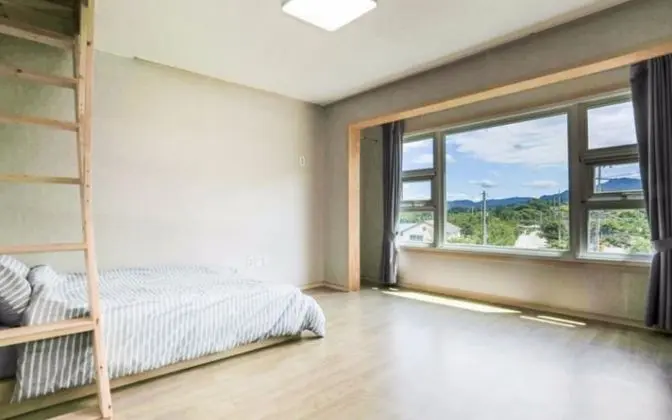 Oda (Room 201)
