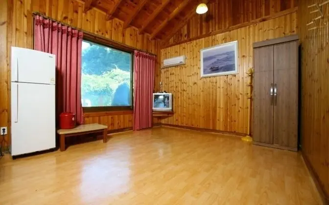 Oda (Medium Log Room A)