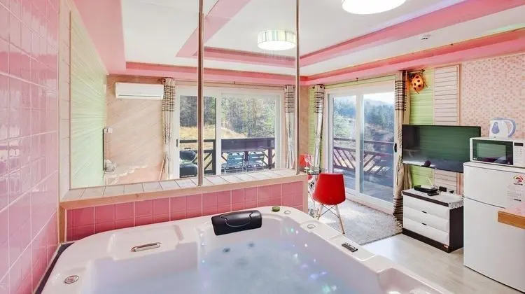 Basic Oda, 1 Yatak Odası (Romanticpink ( F2,Jetspa ))