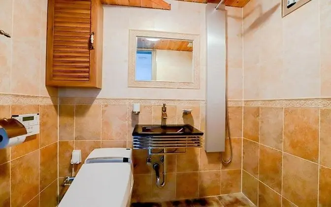 Oda (Guest Room 3 (Lake View Duplex))