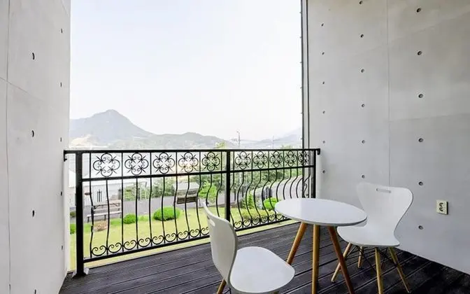 Oda (Guest Room 3 (Lake View Duplex))
