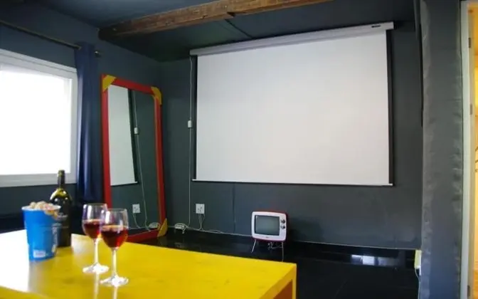 Oda (Cinema flooring (Duplex))