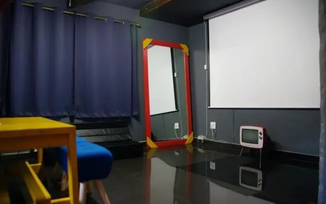 Oda (Cinema flooring (Duplex))