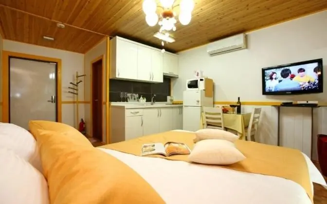 Oda (Symbidium (Jet spa for 3 or 4 Person))