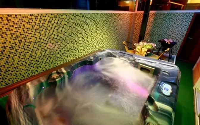 Oda (Symbidium (Jet spa for 3 or 4 Person))