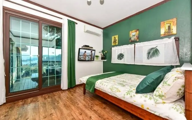 Oda (Princess in the Forest (Spa))