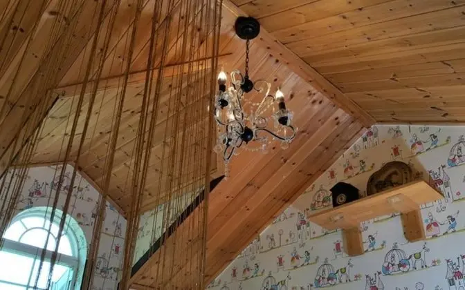 Oda (Snow White (Spa Duplex))