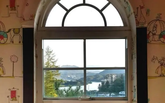 Oda (Snow White (Spa Duplex))