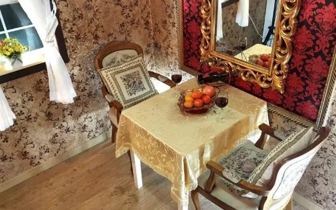 Oda (Snow White (Spa Duplex))