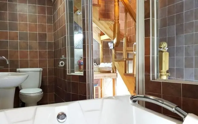 Oda (Snow White (Spa Duplex))