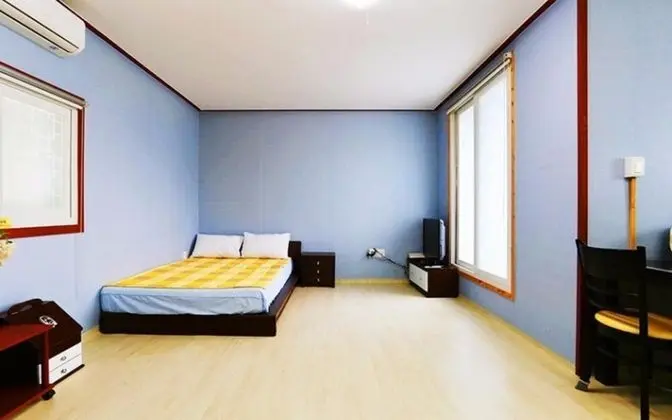 Oda (Room 202)
