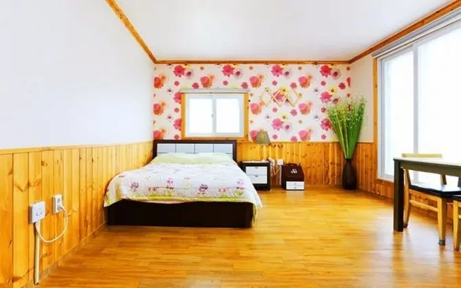 Oda (Room 203)