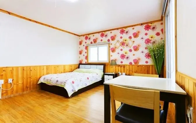 Oda (Room 203)