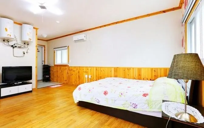 Oda (Room 203)