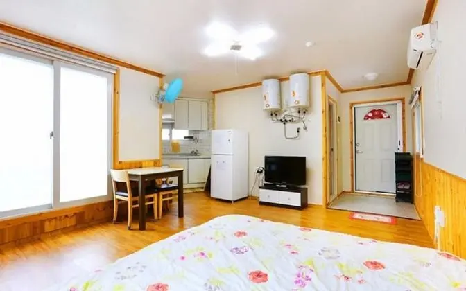 Oda (Room 203)