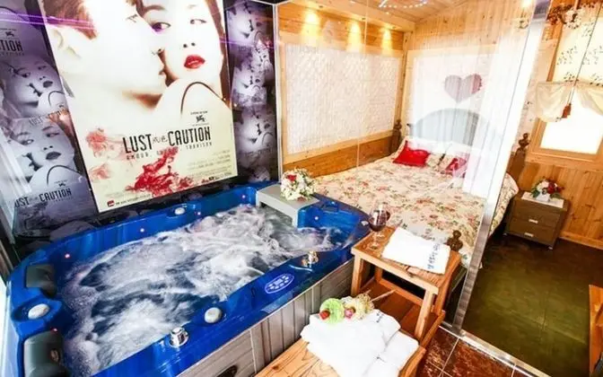 Oda (Byeolbitdong] Red star (multiple floo)