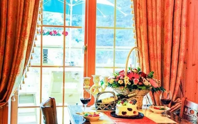 Oda (Byeolbitdong] Red star (multiple floo)