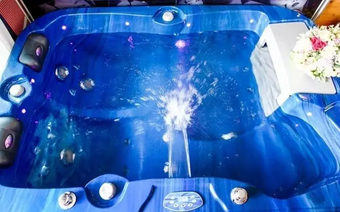 Oda (Byeolbitdong] Red star (multiple floo)