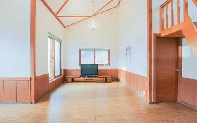 Oda (Room 105 (Duplex Group Room))