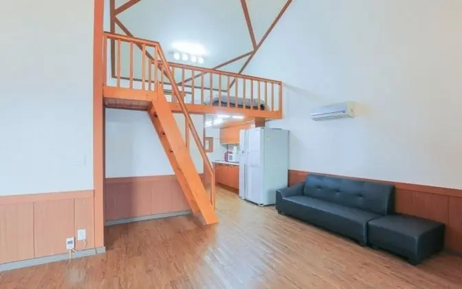 Oda (Room 105 (Duplex Group Room))