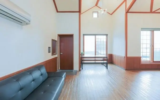 Oda (Room 105 (Duplex Group Room))