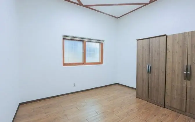 Oda (Room 105 (Duplex Group Room))