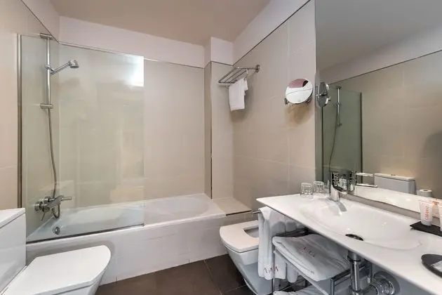 Tek Büyük Yataklı Oda (Upper level)