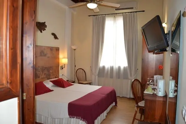 Tek Büyük Yataklı Oda (Upper floor)