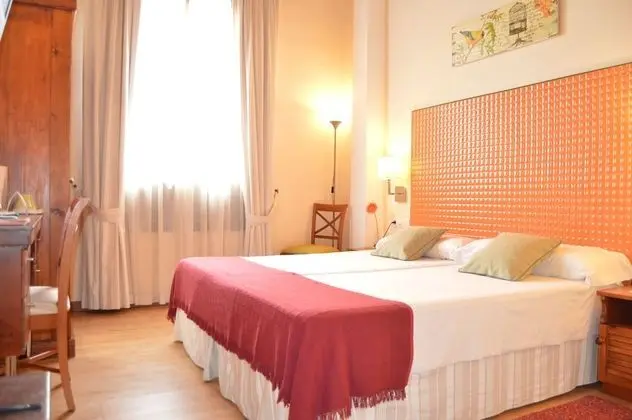 Tek Büyük Yataklı Oda (Upper floor)