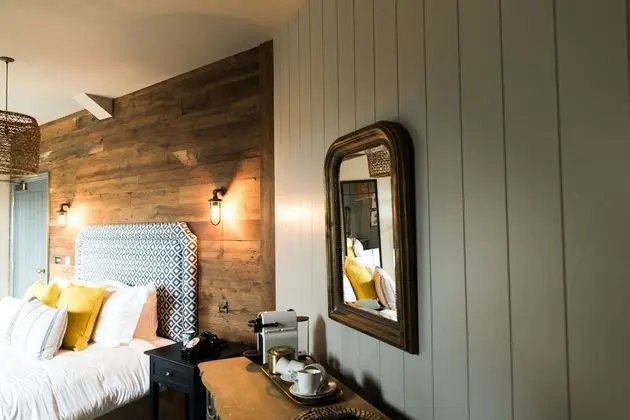 Gara Room