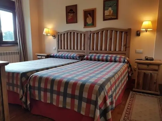 Üç Kişilik Oda